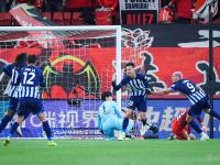 开云足球直播-中超赛场上出现激烈的对抗和精彩的比赛