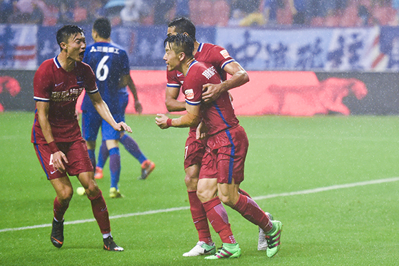 重庆斯威队对阵海南海口队，谁能笑到最后