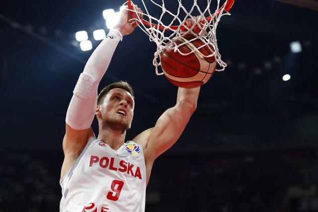 关于奥地利大胜立陶宛，成功挺进下一轮的信息