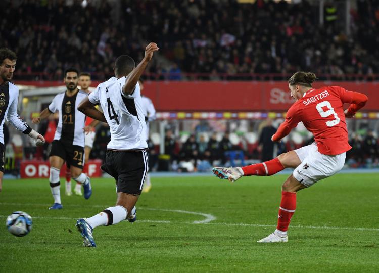 包含国际足球比赛热点新闻汇总，德国队状态神勇的词条