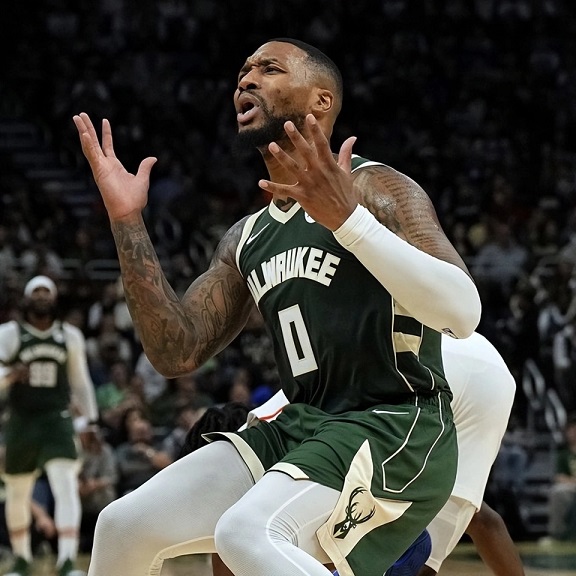 雄鹿再胜热火，字母哥状态火热的简单介绍