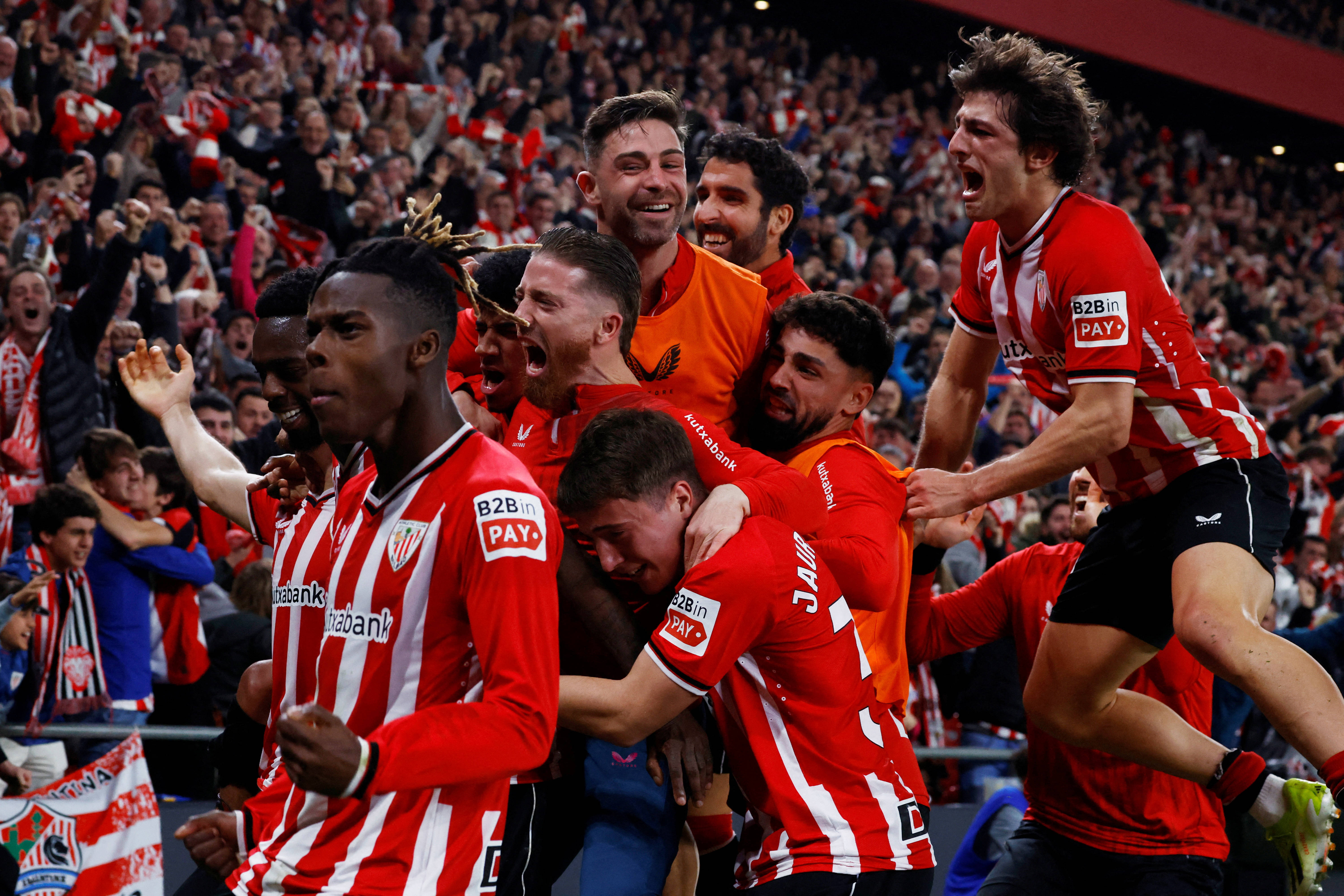 包含欧国联小组赛比赛风云变幻，球队实力对比激烈的词条