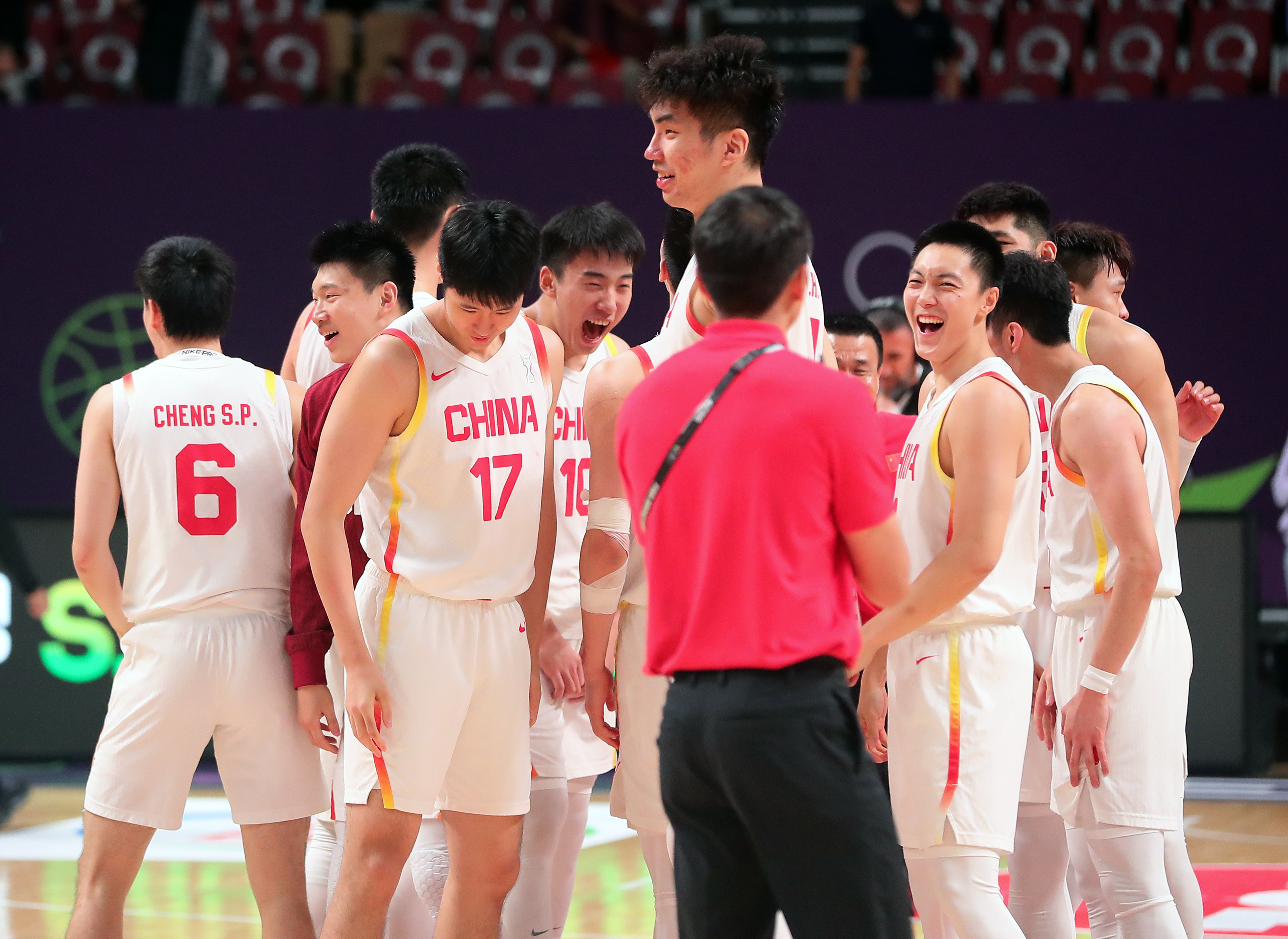 中国篮球队夺得亚洲杯冠军,实力雄厚展现无懈可击 中国篮球队夺得亚洲杯冠军,实力雄厚展现无懈可击
