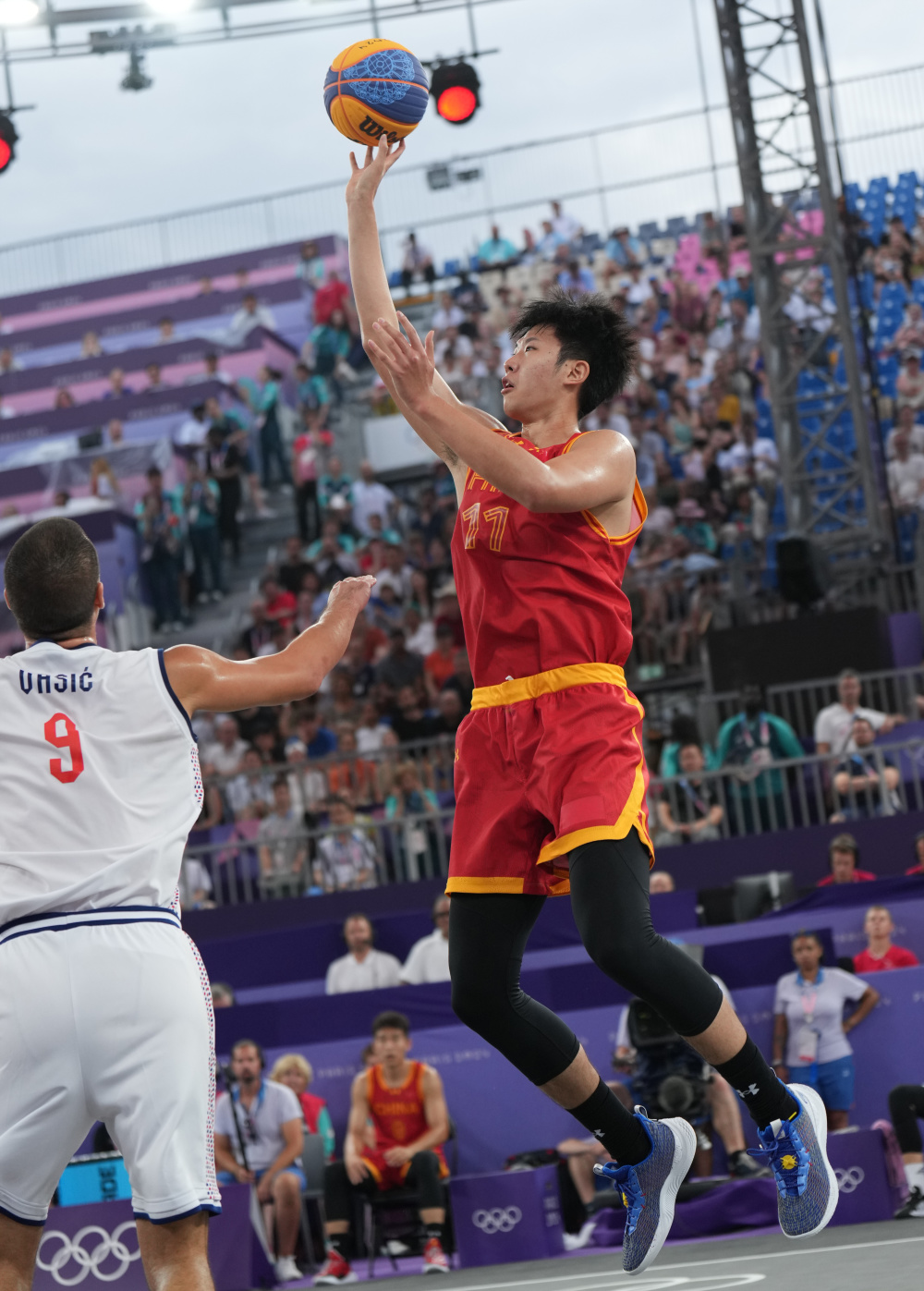 中国篮球队夺得亚洲杯冠军,实力雄厚展现无懈可击 中国篮球队夺得亚洲杯冠军,实力雄厚展现无懈可击