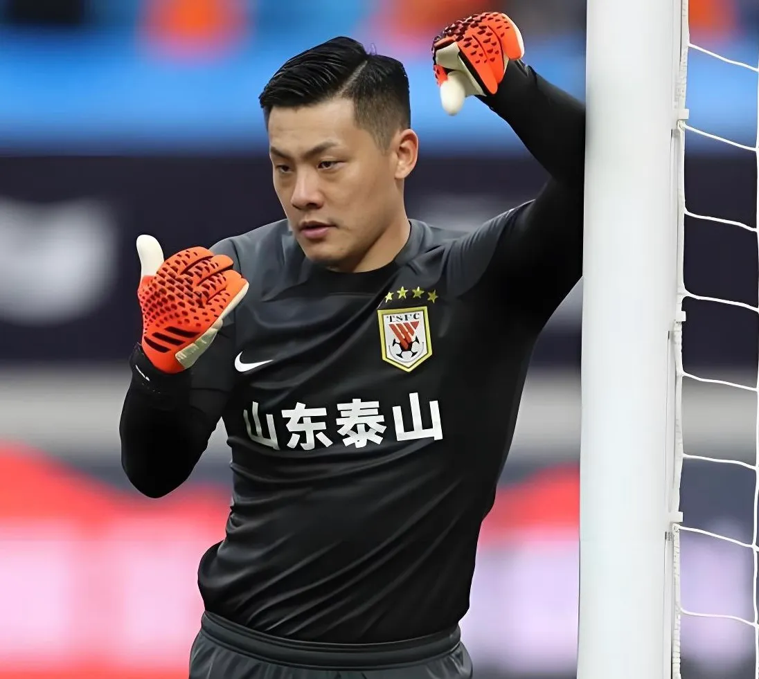 包含足球豪门将在比赛中展示实力的词条