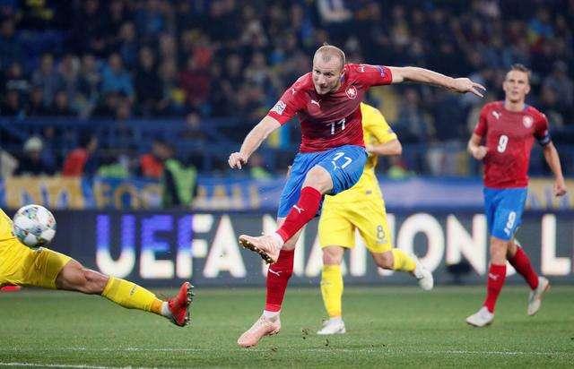 包含捷克女足遭遇两连败，无缘淘汰赛的词条