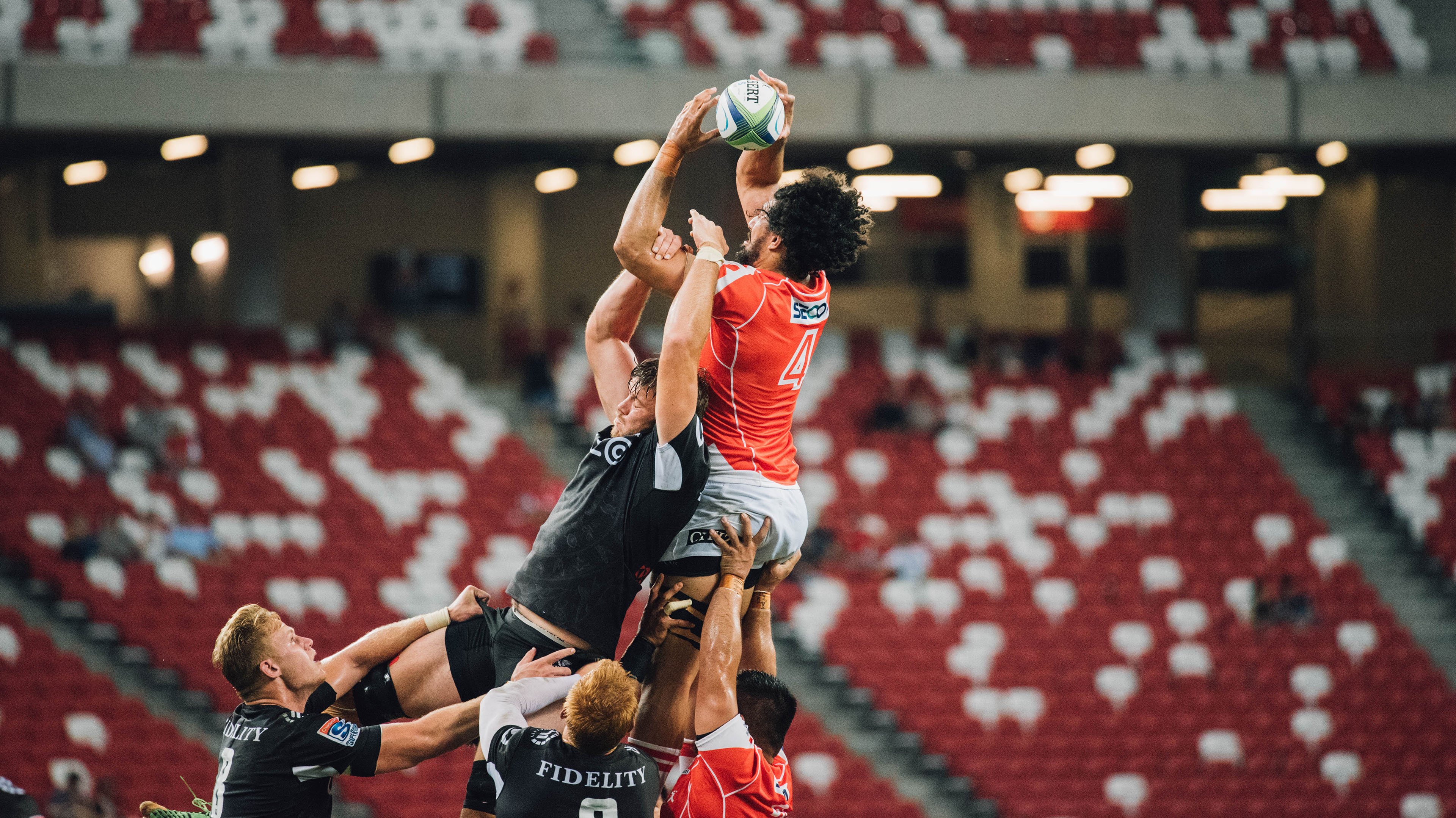 欧冠淘汰赛之夜,卡马文加,伯纳乌棋盘上那颗决定胜负的自由子