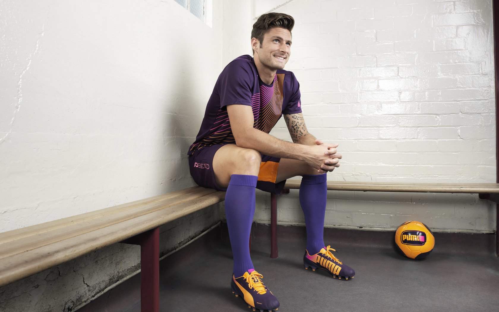 西甲国家德比焦点战，曼城打穿阿尔及利亚的战术启示