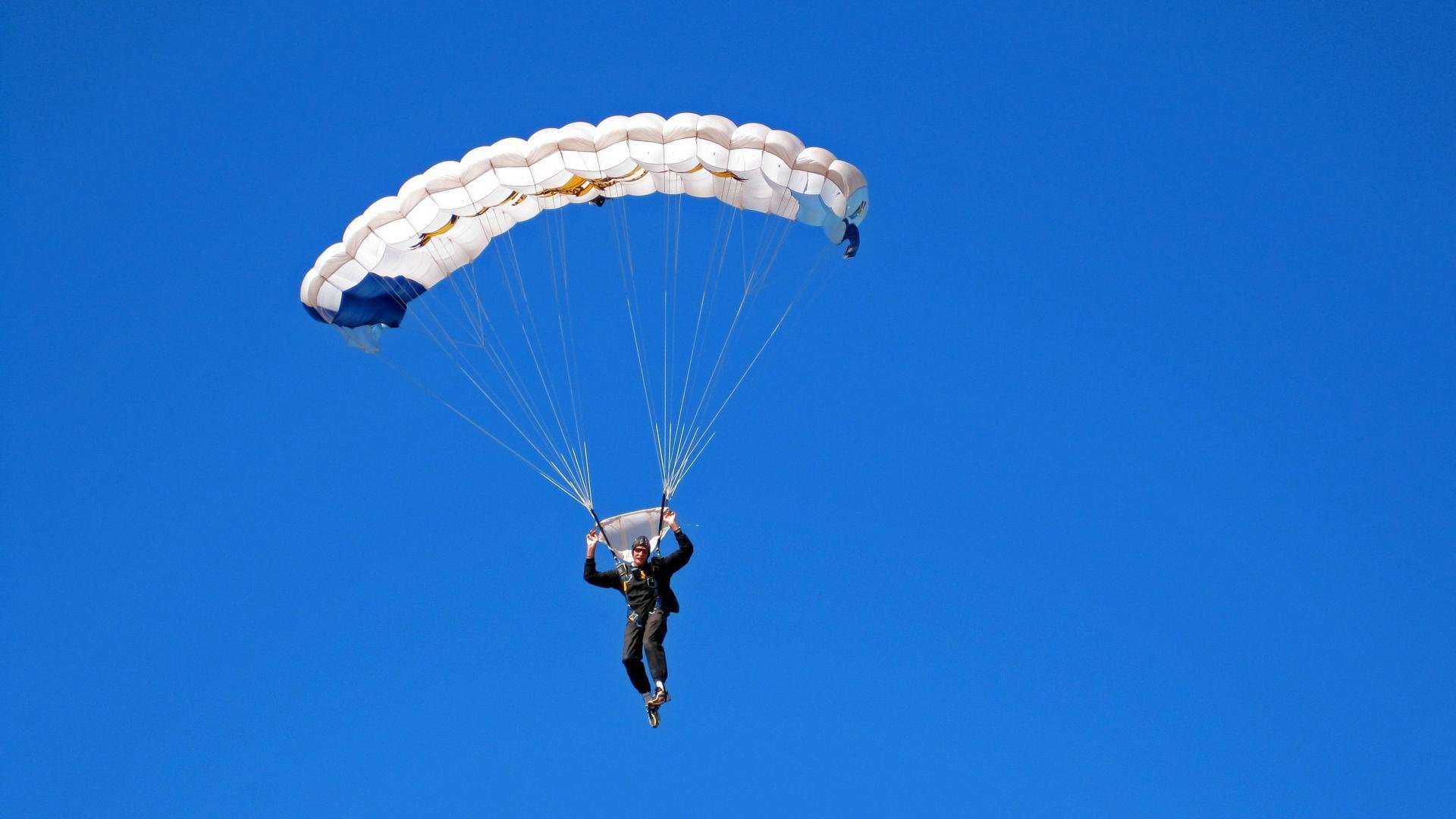 迪亚斯一锤定音,芬兰提前终结安哥拉悬念