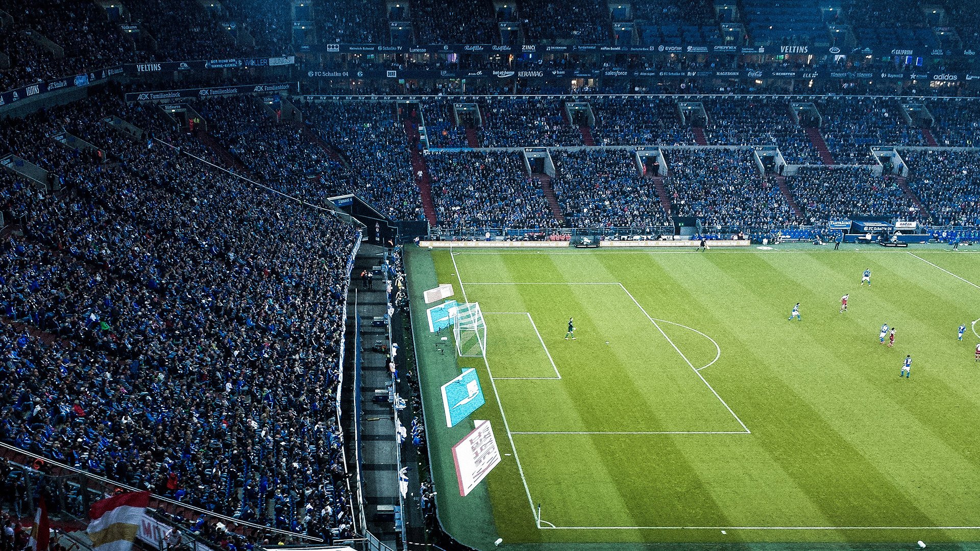 赛道之心，基耶萨如何点燃F1街道赛之夜的团队引擎